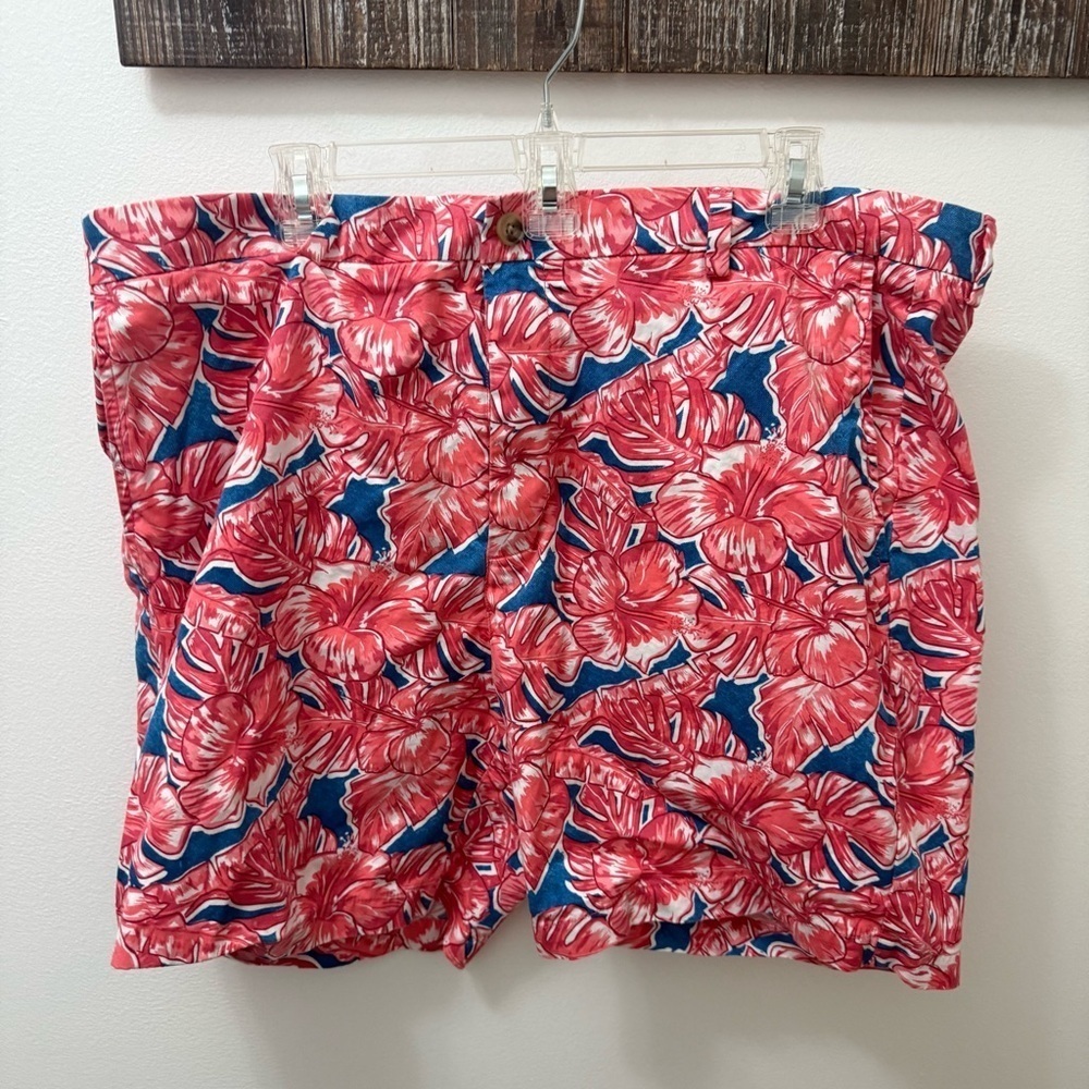 Vineyard Vines Pink and White Preppy Gingham Style l Breaker Shorts. 40